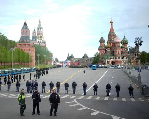 Russia and Ukraine Agree to Three-Day Ceasefire as Moscow Prepares for Victory Day Parade