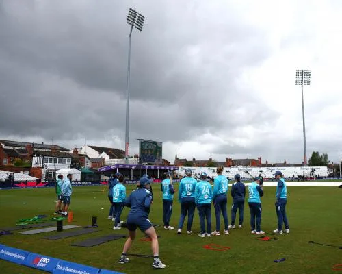 England Women's Cricket ODI Delayed by Rain Against New Zealand