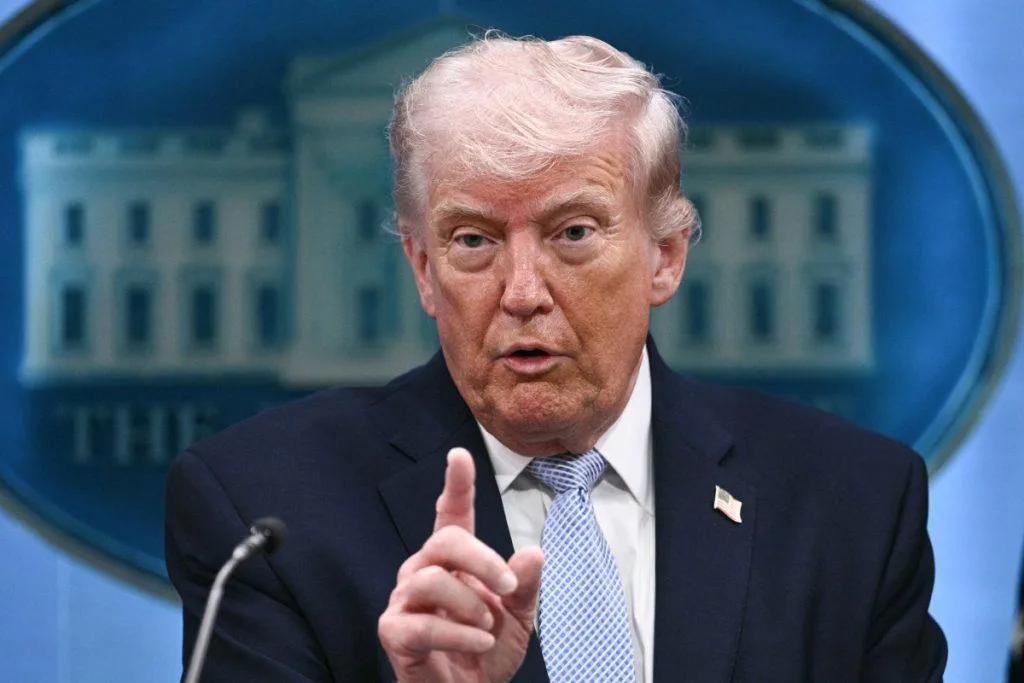 Trump Warns Iran of Total Destruction Unless Peace Deal is Reached