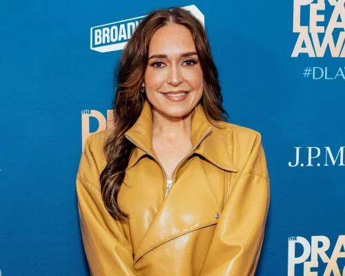 Broadway Star Jessica Vosk Appeals for Backstage Privacy After Fan Sneaks into Dressing Room