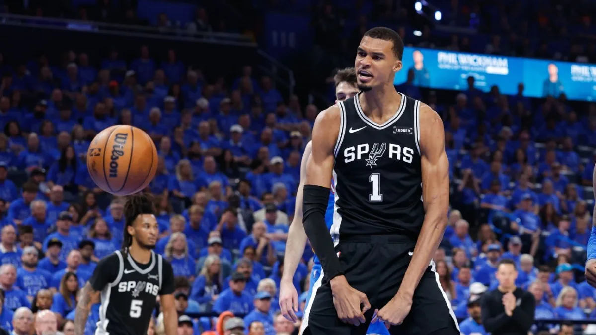 Spurs Stun Defending Champs in Game 1 Upset