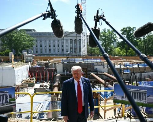 US Republicans May Abandon $1bn Trump White House Ballroom Plan Amidst Controversy
