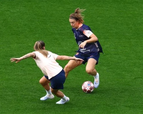 Barcelona and OL Lyonnes Clash in Women's Champions League Final