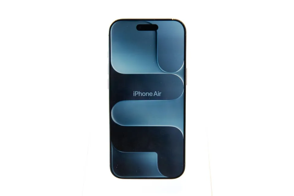 Apple iPhone Air Sees Rare $150 Price Drop in Memorial Day Sale