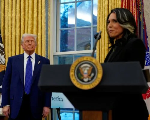 Tulsi Gabbard Resigns as US Director of National Intelligence Amid Trump's Attacks on Venezuela and Iran
