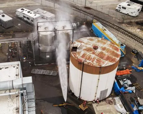US Faces Possible Chemical Explosion in California as Tank 'Will Fail'