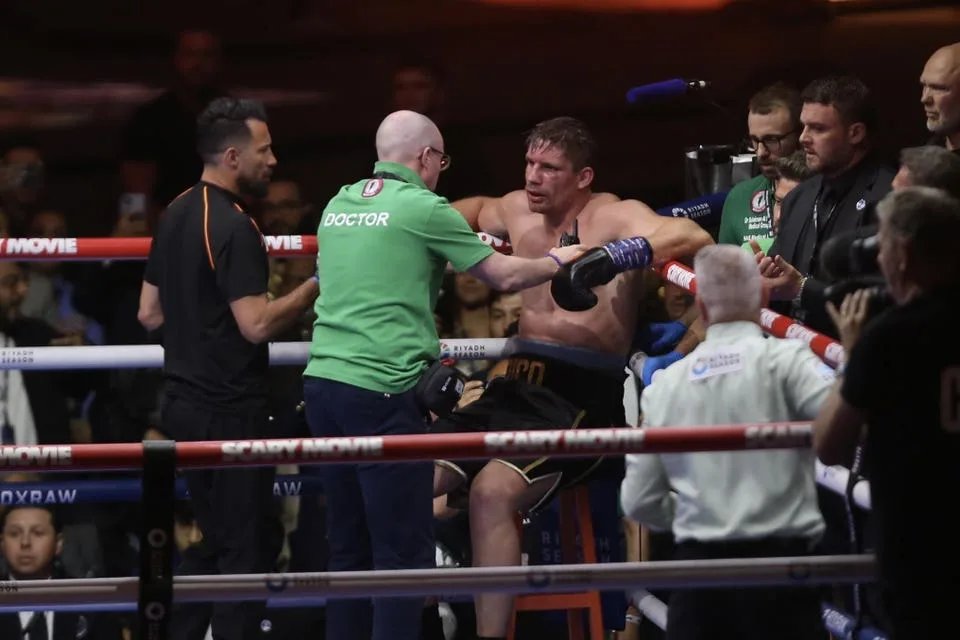 Oleksandr Usyk's Controversial Win Over Rico Verhoeven Sparks Protest