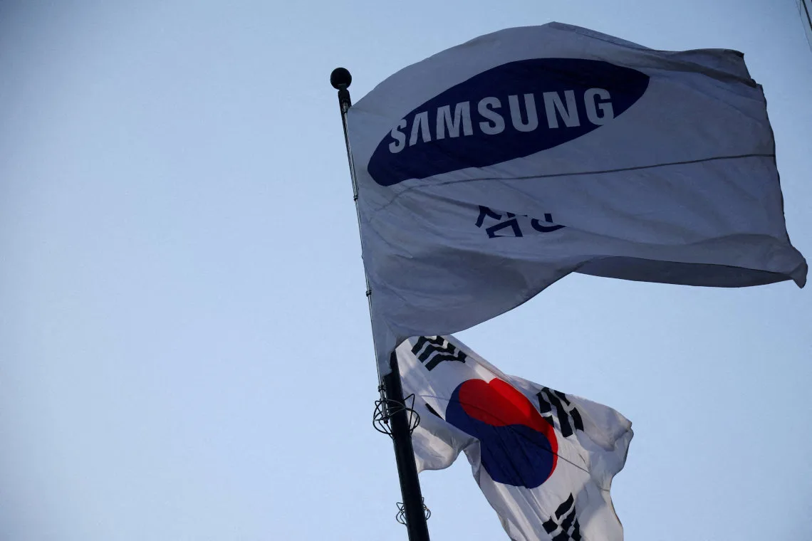 Samsung Consumer Electronics Union Seeks Court Block on Pay Deal Vote