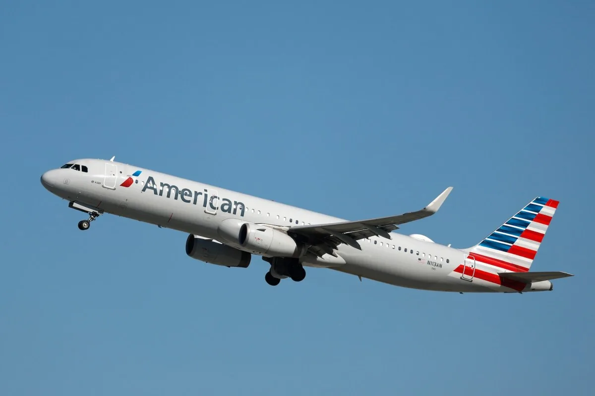 SpaceX's Starlink Wins American Airlines Contract for Inflight Wi-Fi
