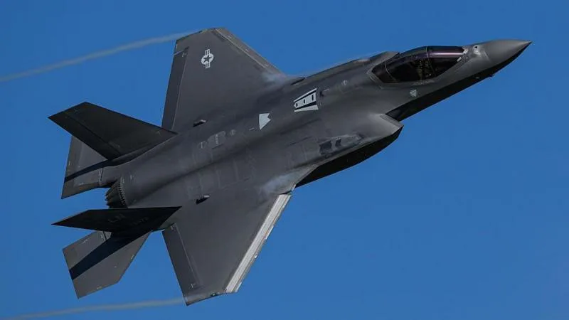 US Launches New Strikes on Southern Iran, Targets Missile Sites and Boats