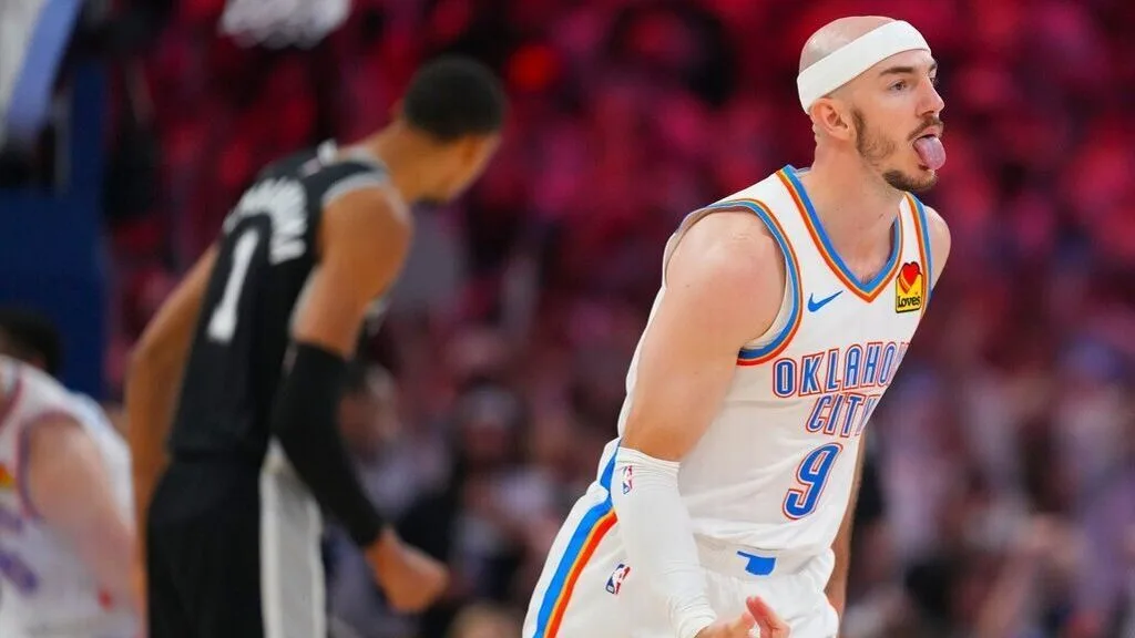 Thunder Storm Past Spurs to Take Commanding 3-2 Series Lead