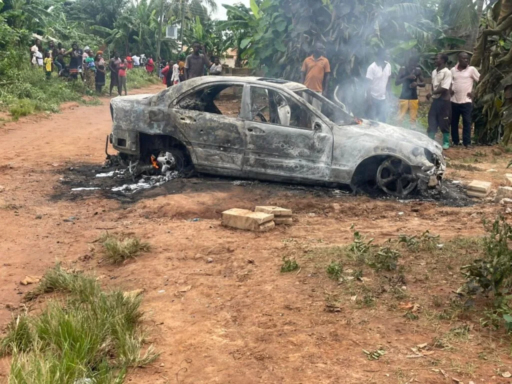 Violent Retaliation in Deti: Landlord’s Gunfire Leads to Mob Attack and Burning of Properties