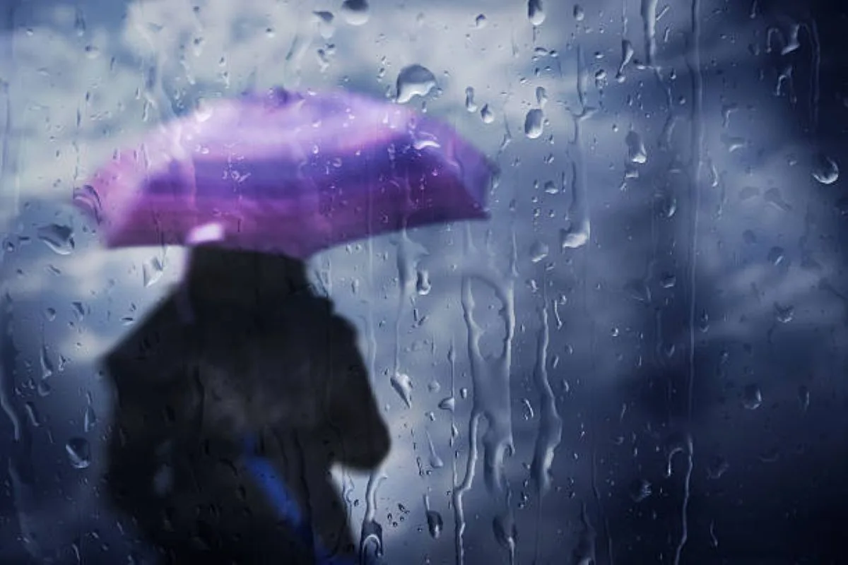 Wet umbrellas and sunburns: South Africa’s weather chaos today