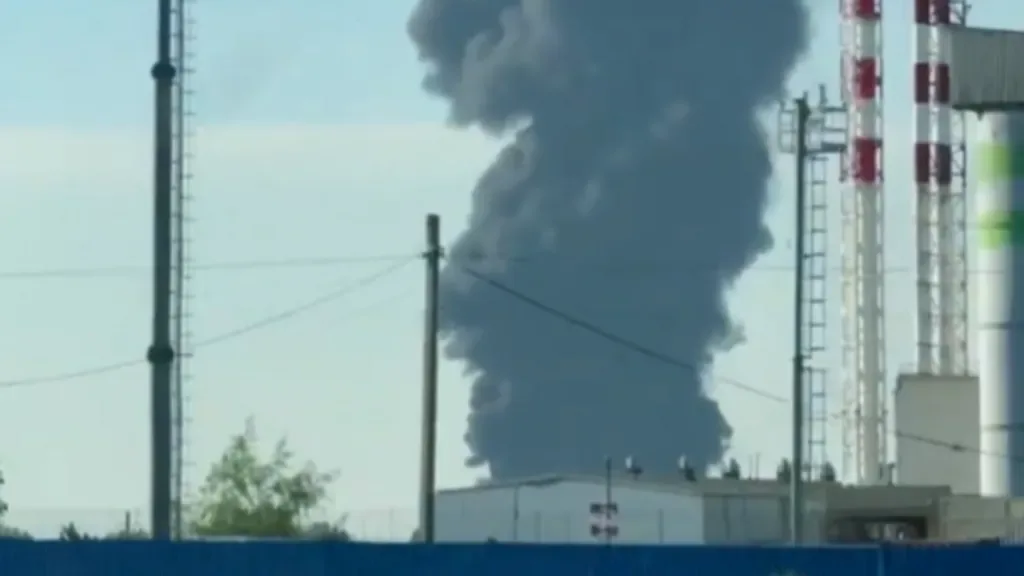 Russia 'Unprecedented' as Ukraine Drones Target St Petersburg