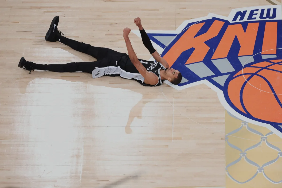 San Antonio Spurs Defy History to Trim Knicks' Lead in NBA Finals