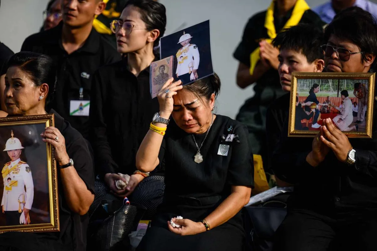 Thousands Line Bangkok Streets as Thai Princess Bajrakitiyabha's Body Returns to Palace