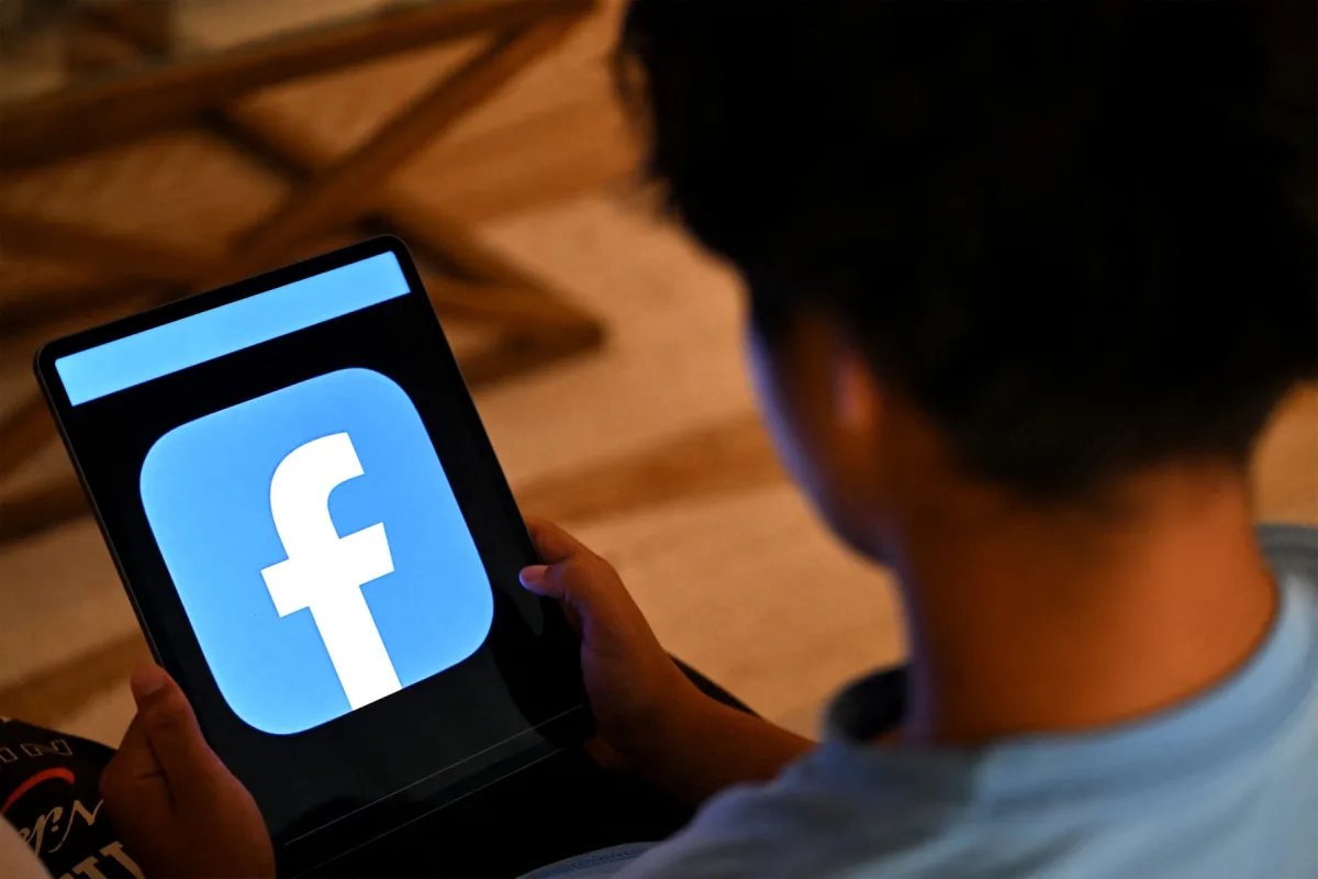 UK to Ban Social Media for Under-16s, Citing Harm to Children