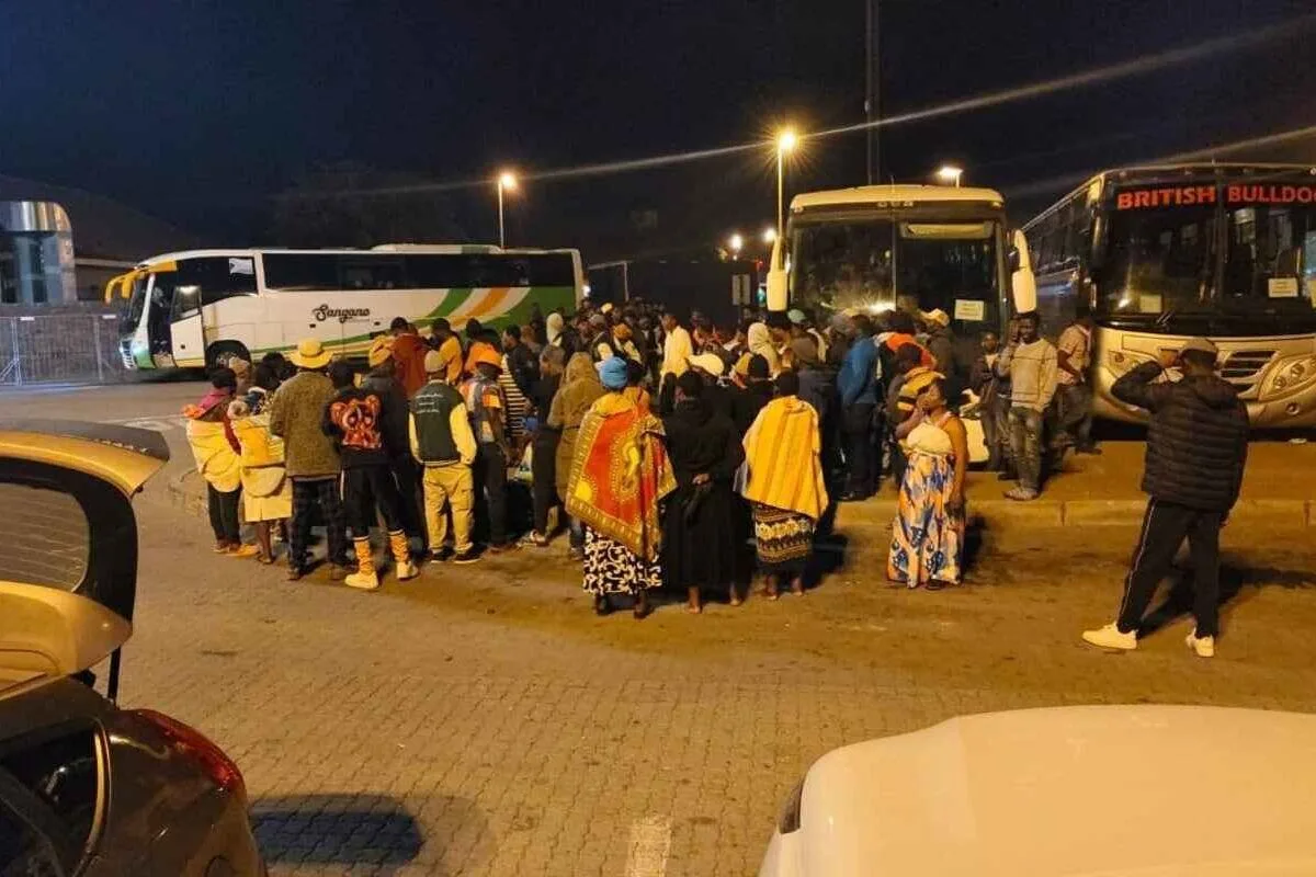 Malawi govt begs for donations to bring 10,000 citizens home from SA