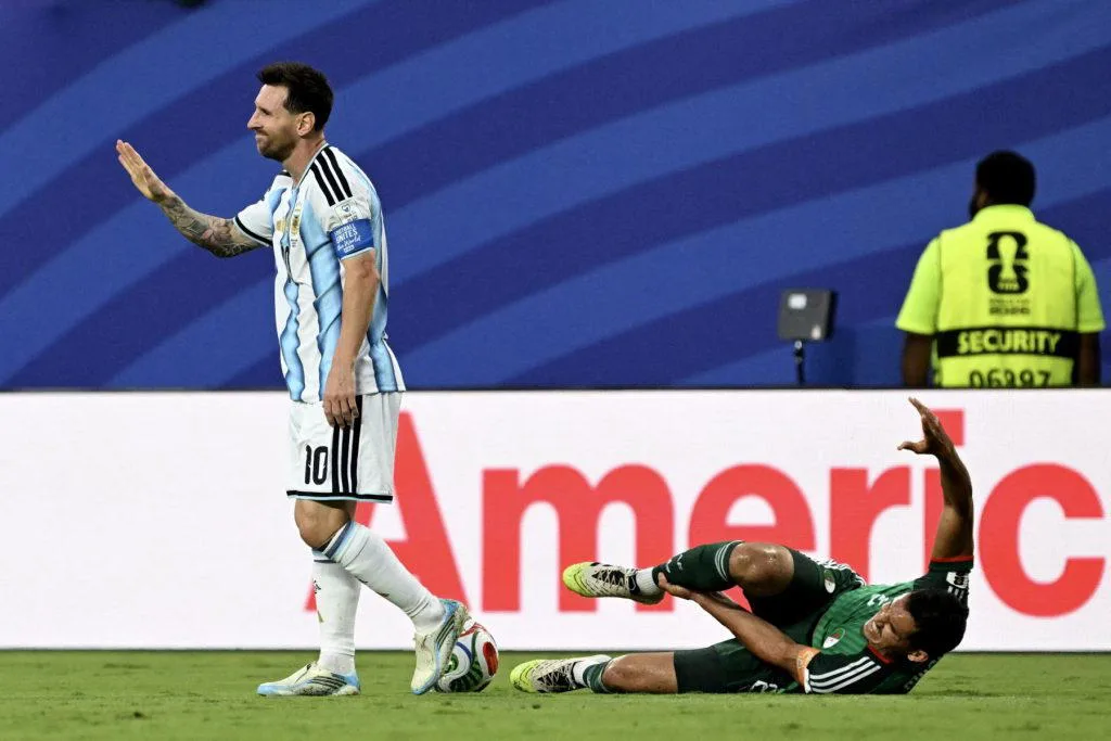 Algeria Files Complaint with FIFA over 'Refereeing Injustice'