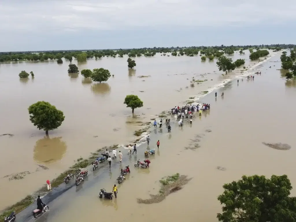 Lagos Residents Stranded as Floods Cut Off Ajah, Mafoluku communities
