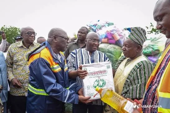 Bawumia Donates Relief Items to June 29 Flood Victims