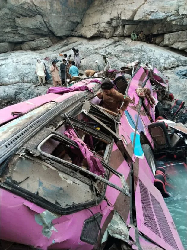 40 Dead in Pakistan Bus Crash, Many More Injured