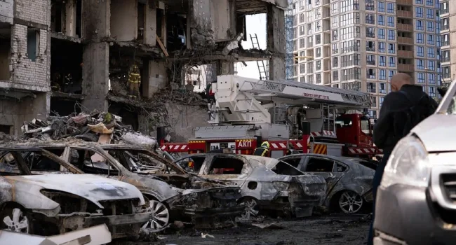 Kyiv Apartment Strike Kills 14 Ahead of NATO Summit