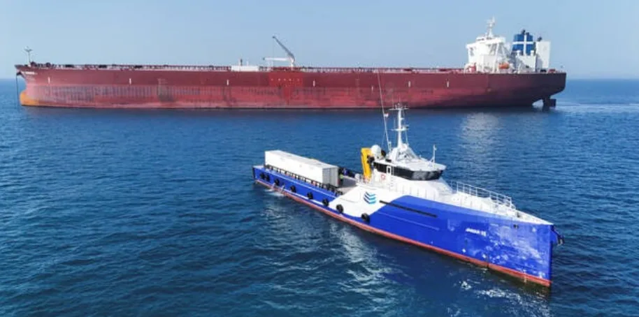Iran Closes Strait of Hormuz Amid US Strikes
