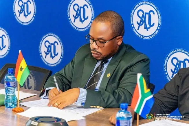 Government to Evacuate 900 Stranded Ghanaians from South Africa