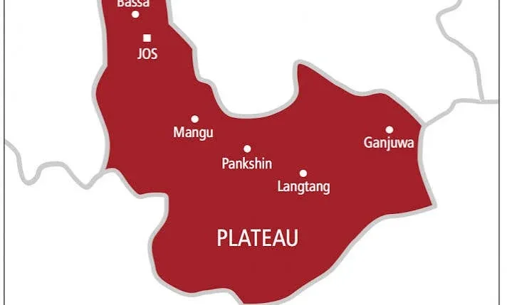 Mutfwang Reinstates Plateau Monarch as Community Leaders Praise Gesture