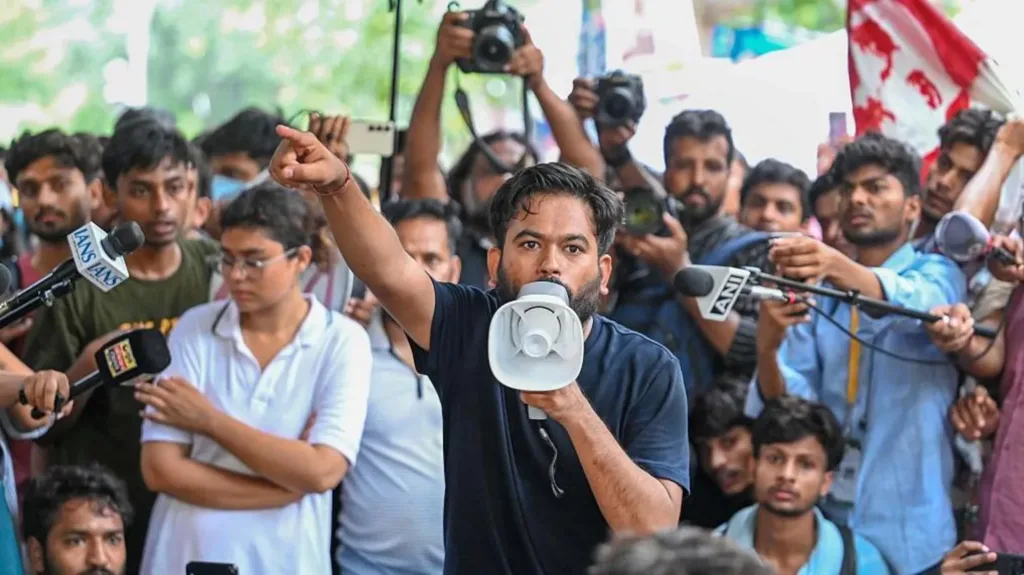 Cockroach Protesters March to Indian Parliament Amid Clampdown
