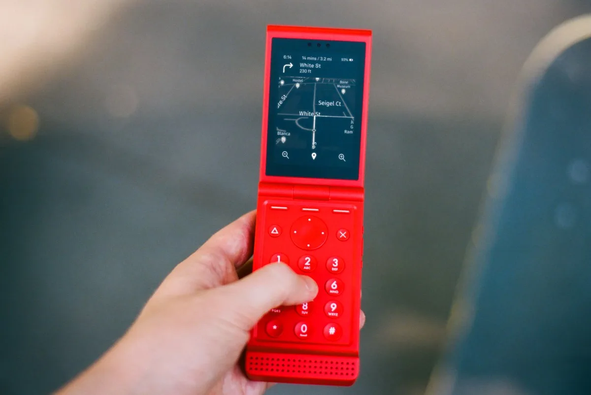 Gen Z Fans Beg for Light to Make a Flip Phone, Founder is Surprised but Listens