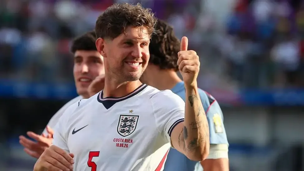 Chelsea Weighs Signing Stones on Free Transfer