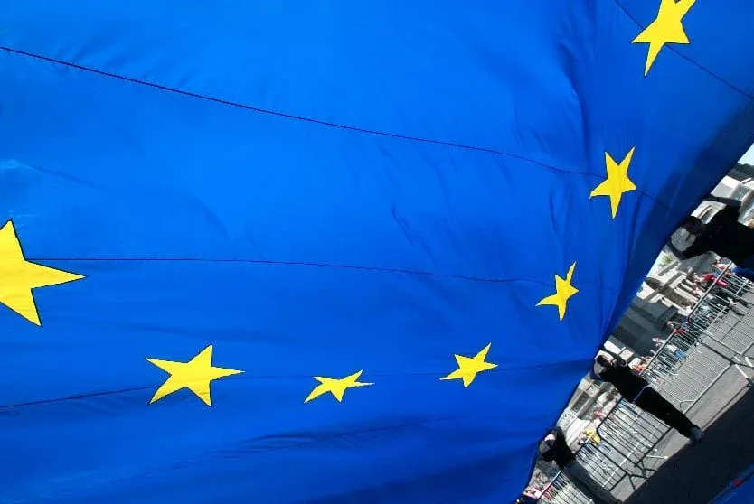 Icelanders Vote on EU Return: A Nation's Tightrope Walk Between Prosperity and Old Ties