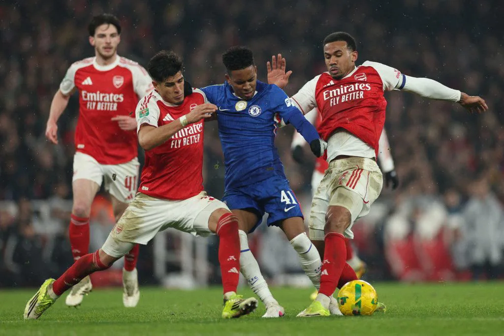 Arsenal and Chelsea Reign Supreme as Spurs Plunge to Bottom