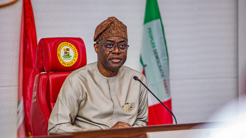 Governor Makinde Gifts Shooting Stars New Buses After Continental Win