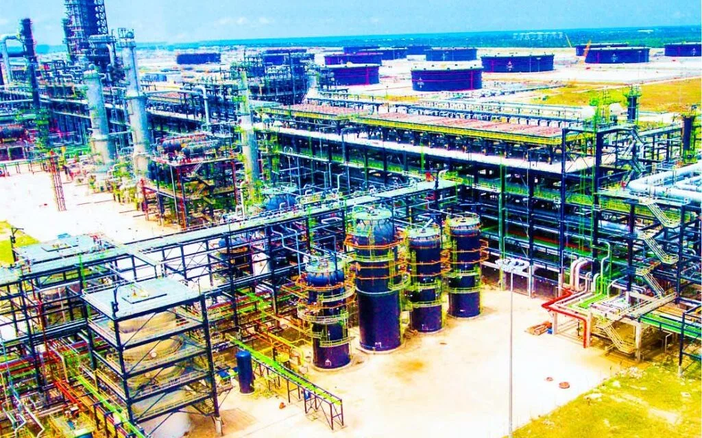 Dangote Refinery Launches $1.6 Billion IPO to Fuel African Expansion